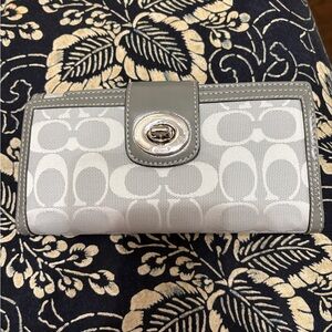 Coach Turnlock wallet